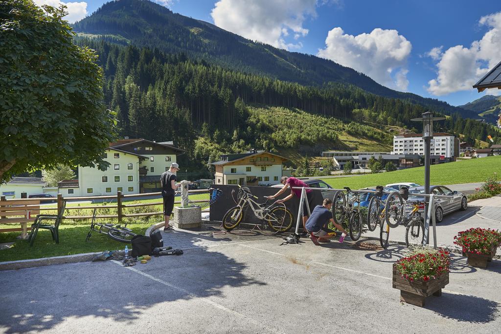 Pension Gabi Saalbach-Hinterglemm Exterior photo